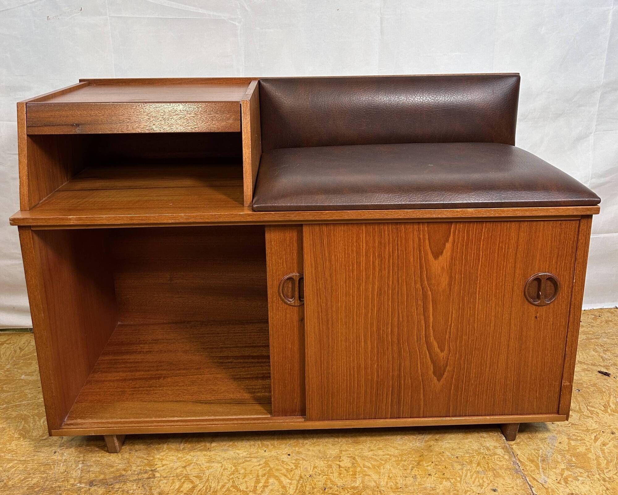 Mid-Century Retro Vintage Teak Telephone Seat / Bench by Chippy Heath 1960