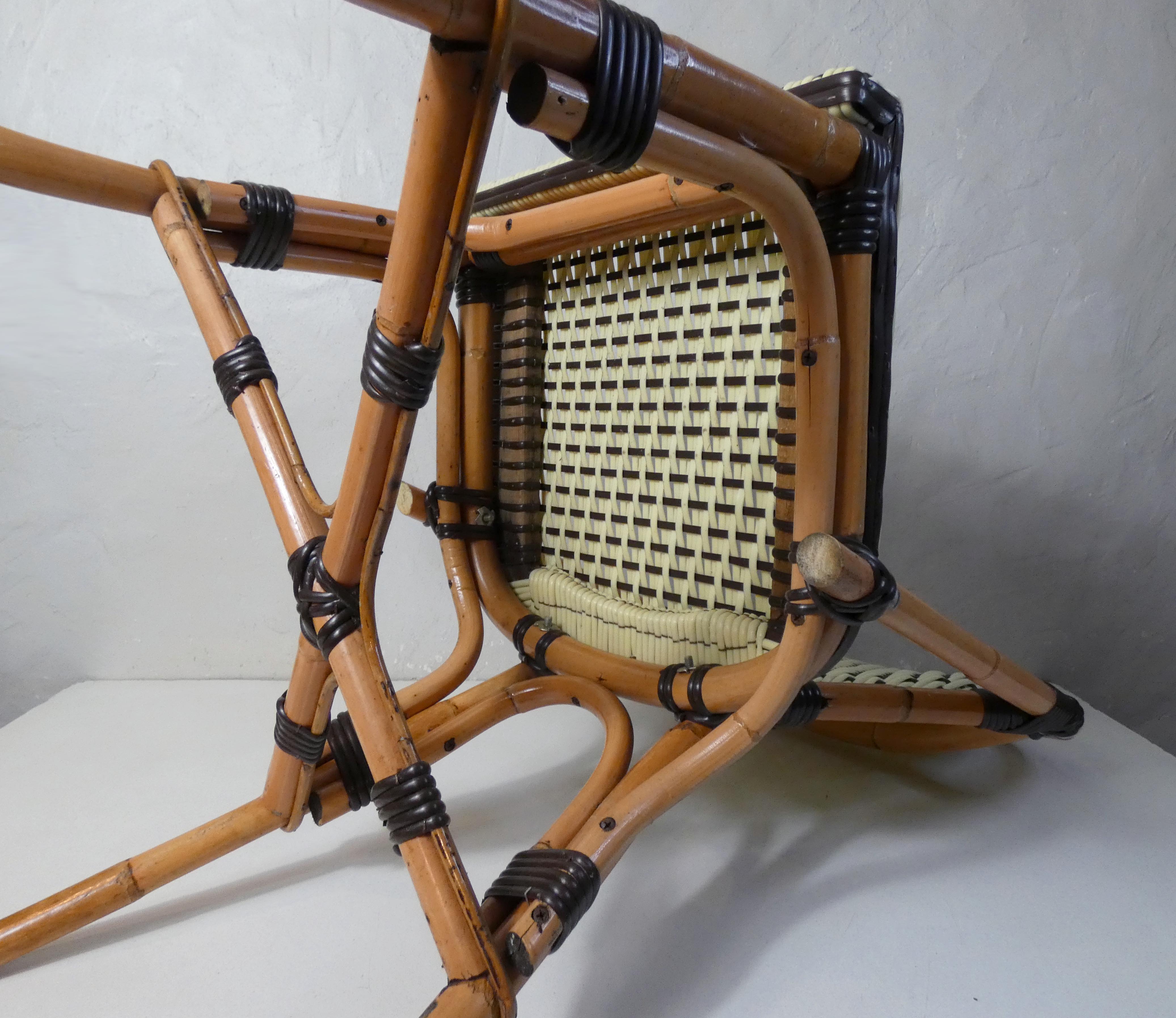 Bistro chair medallion in rattan and scoubidou