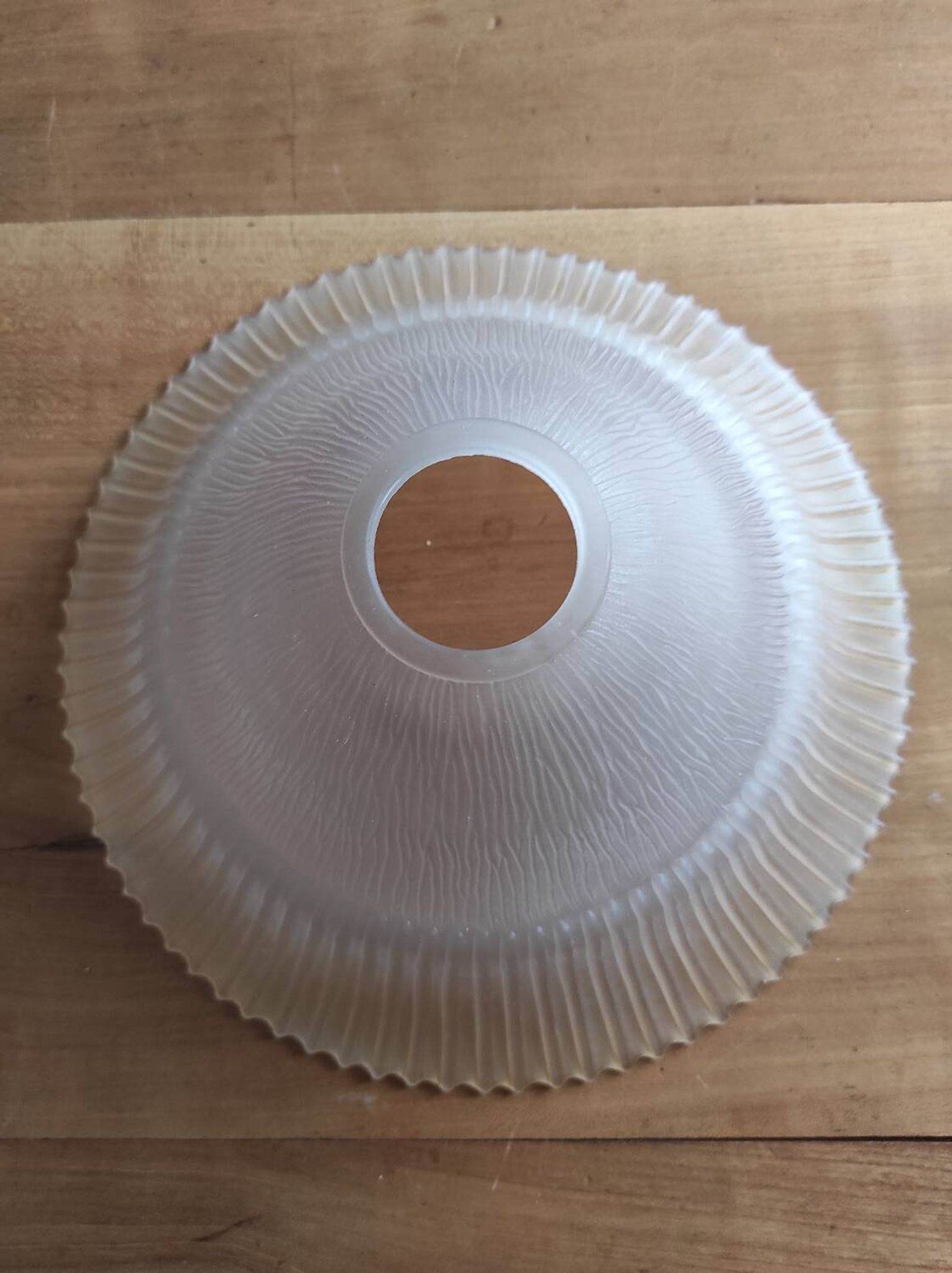 Bicolour glass bowl-shaped lampshade