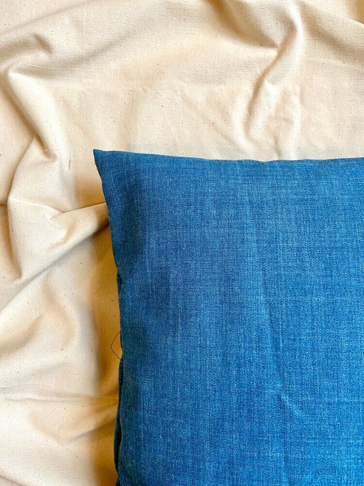 Coussin en coton bleu 40 cm