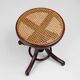 Tabouret de piano Thonet en bois de hêtre courbé avec assise en rotin, Autriche vers 1900