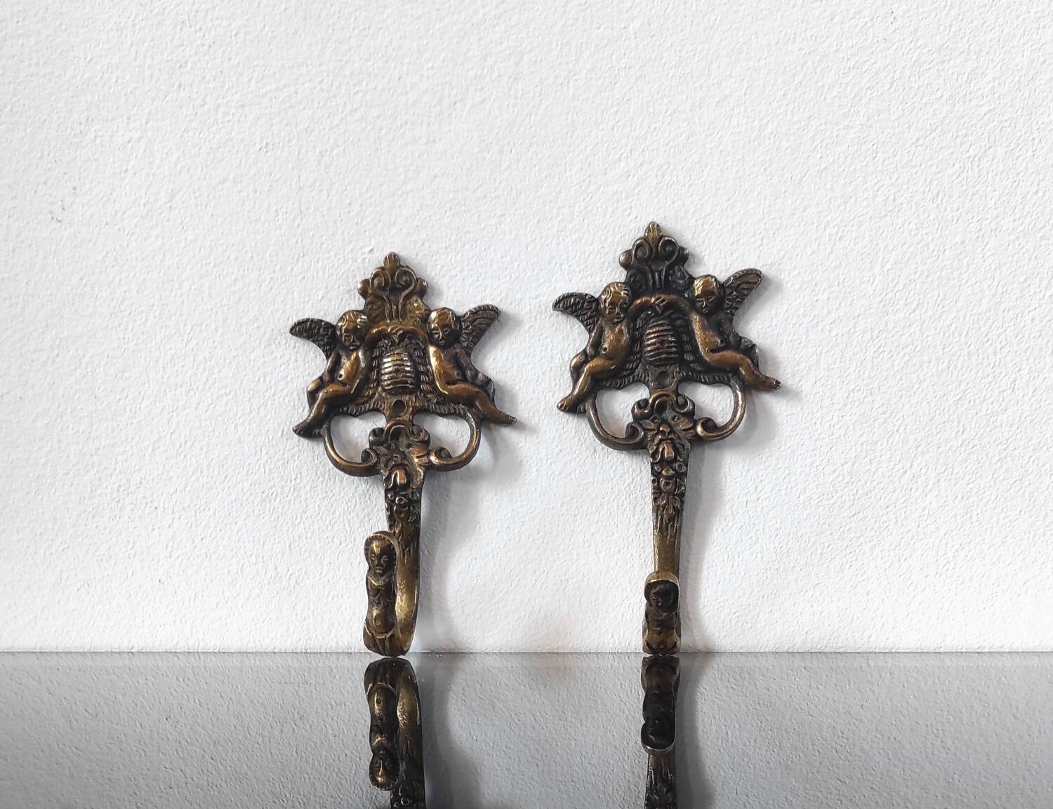 Vintage brass wall hooks / coat hooks Cherubs Baroque