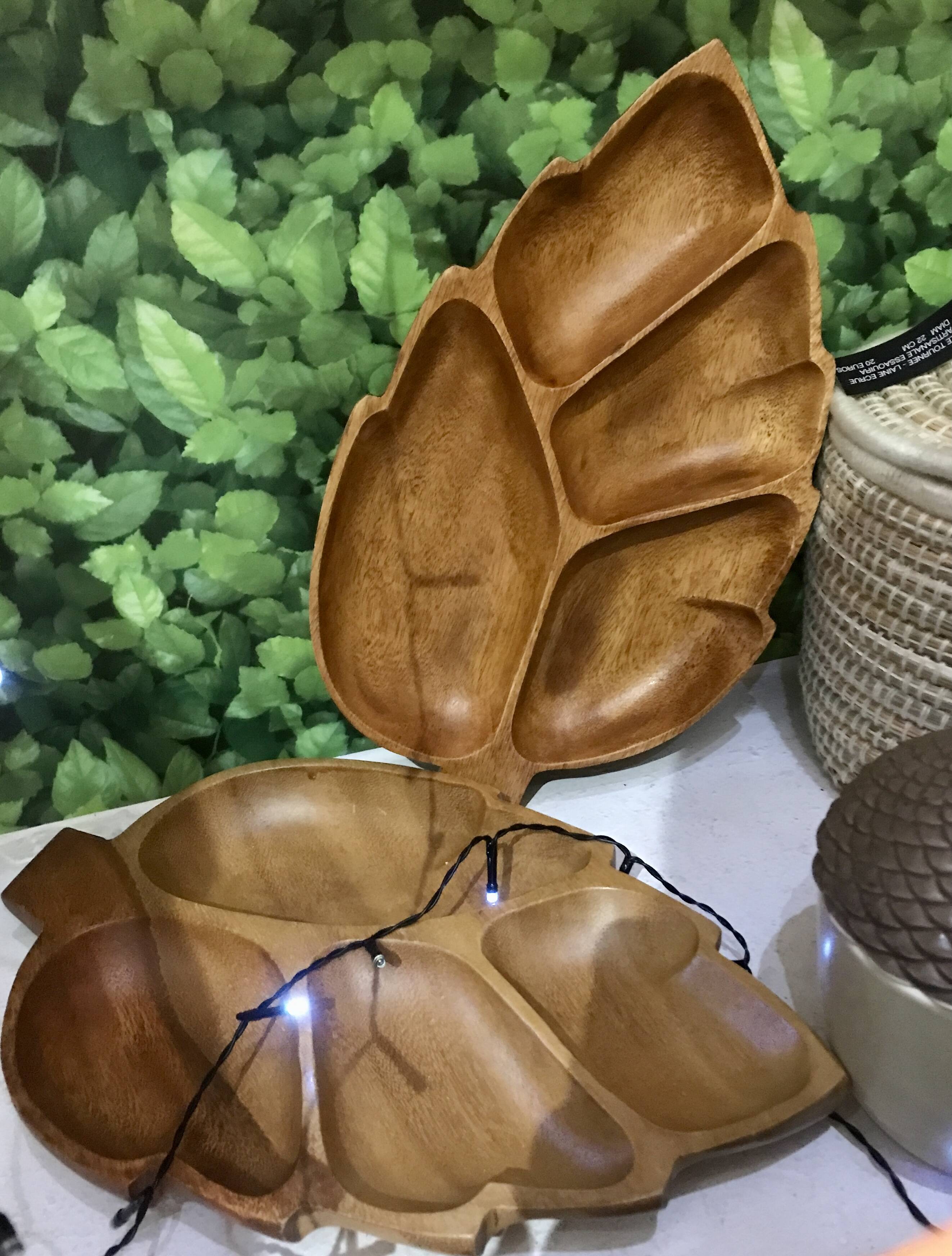 Acacia wood leaf serving dish