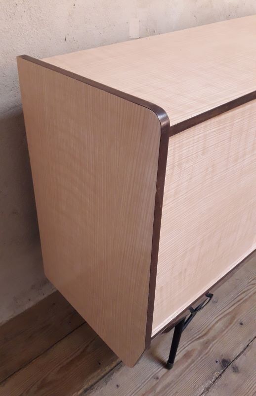 Buffet enfilade dining room