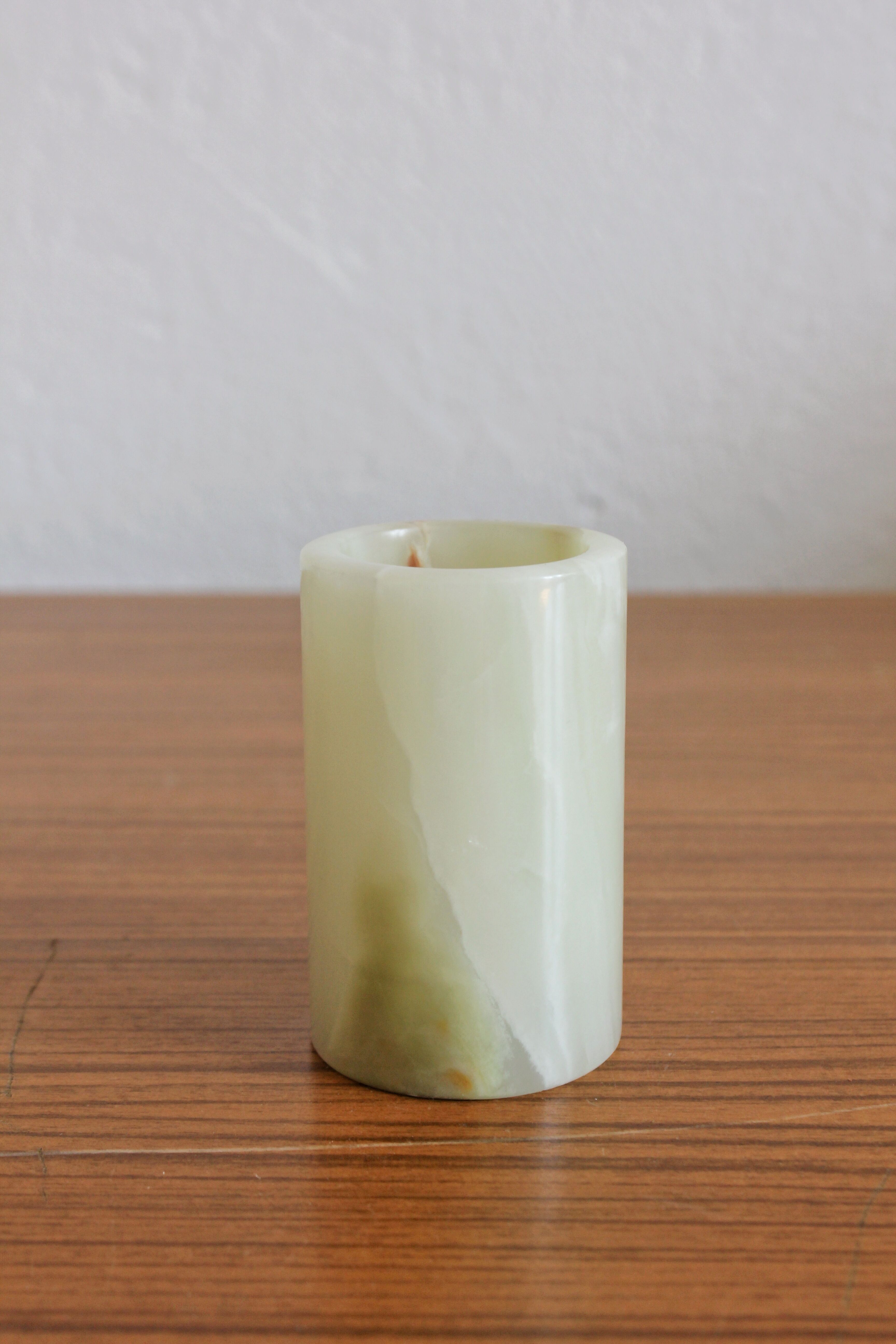 Vase en albâtre vintage