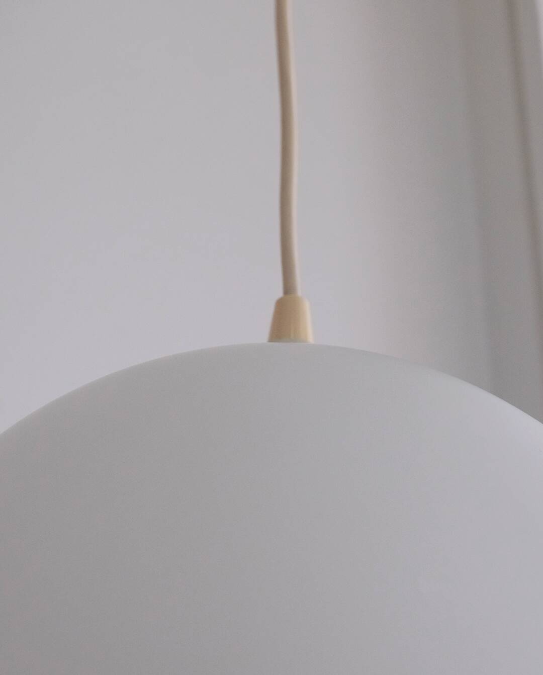 Suspension boule en verre années 70