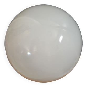 Opaque opaline globe