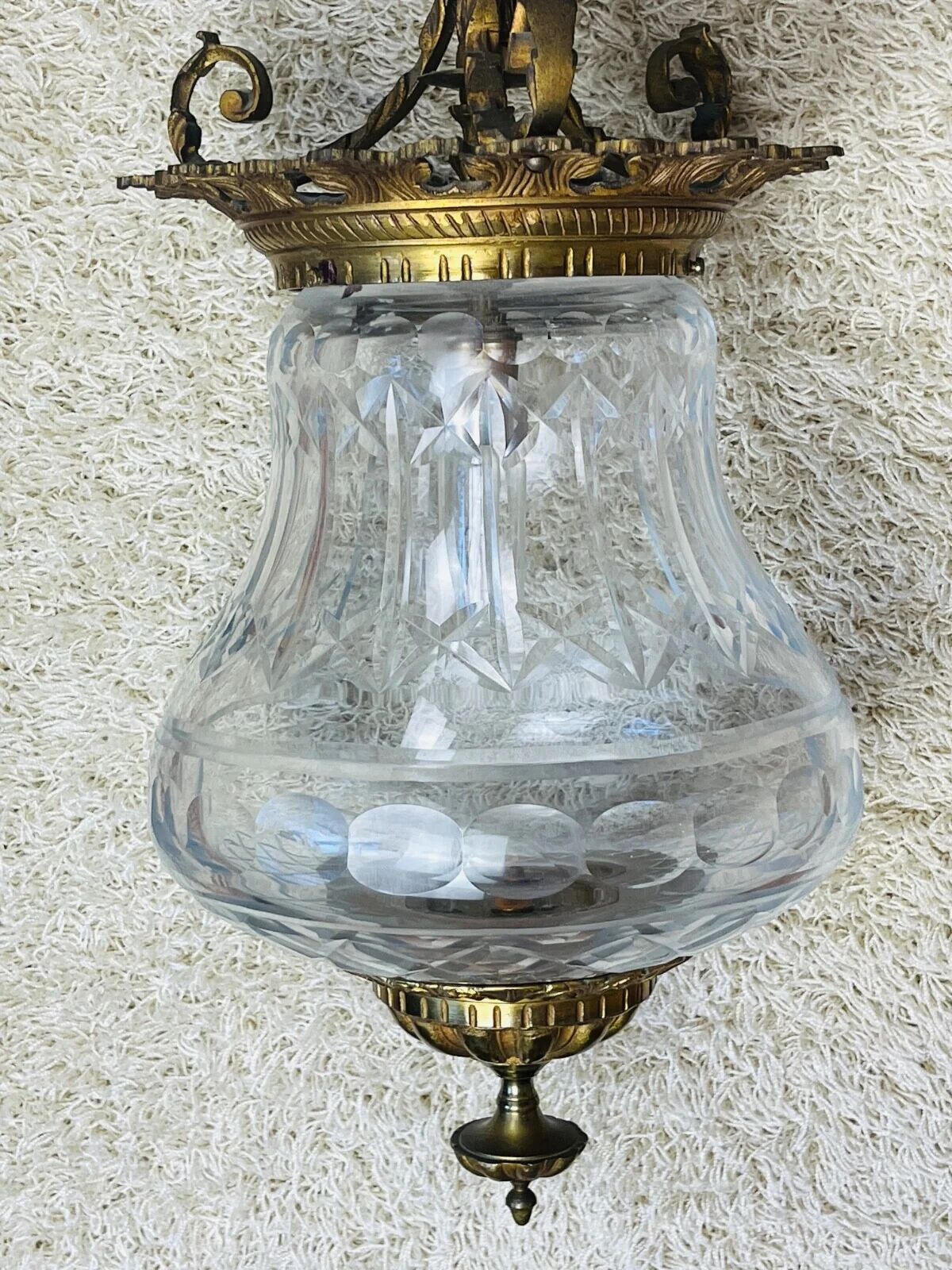 Ancienne lanterne en bronze et cristal taillé
