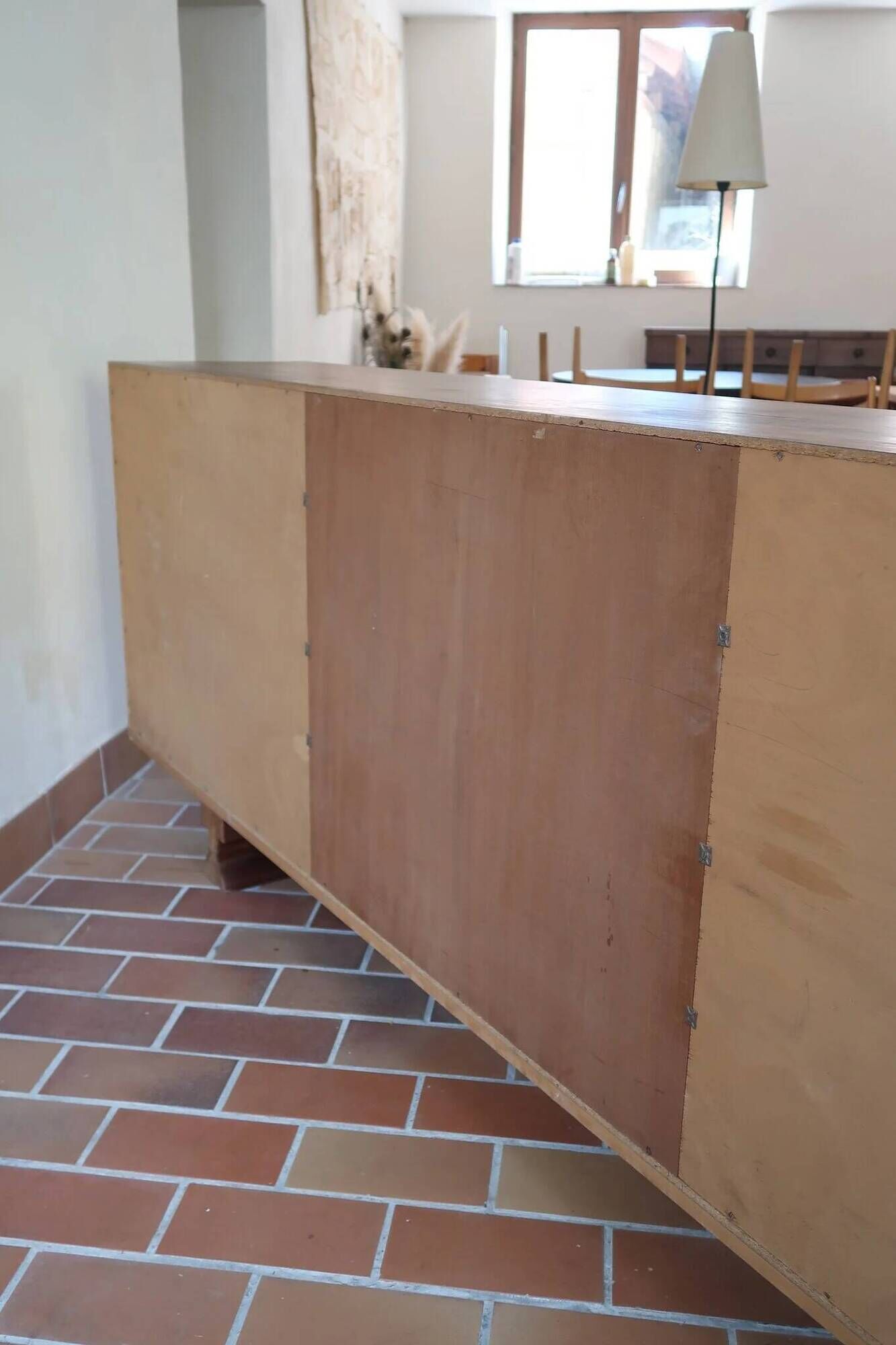 Large rosewood sideboard, 2 doors and central niche.