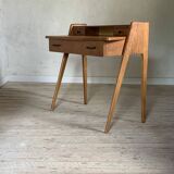 Foot oak writing desk
