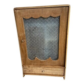 Medicine cabinet