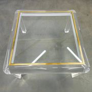 Table basse en acrylique, laiton et verre italienne, années 1980