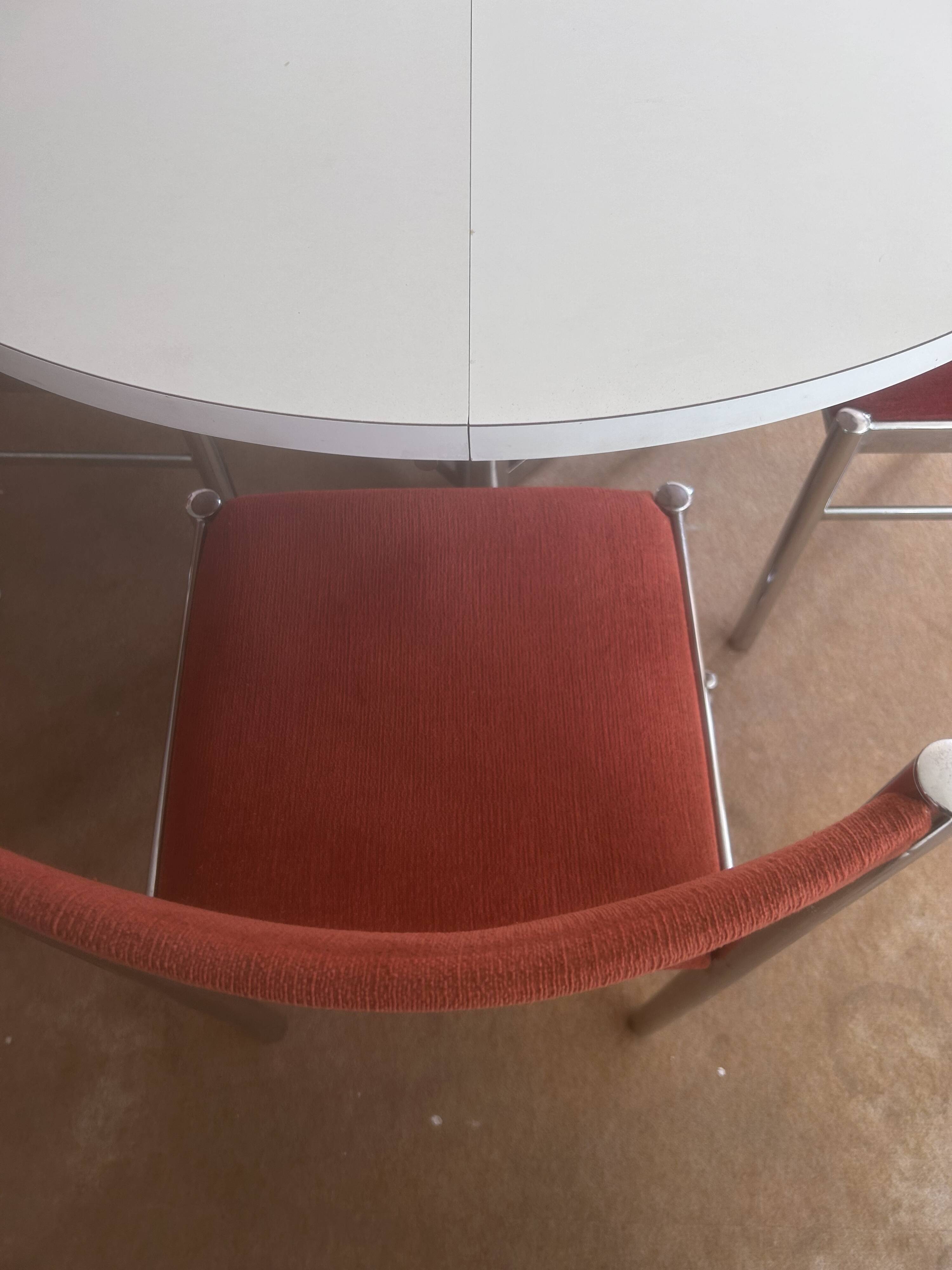 Vintage 1970s table and 4 chairs set.