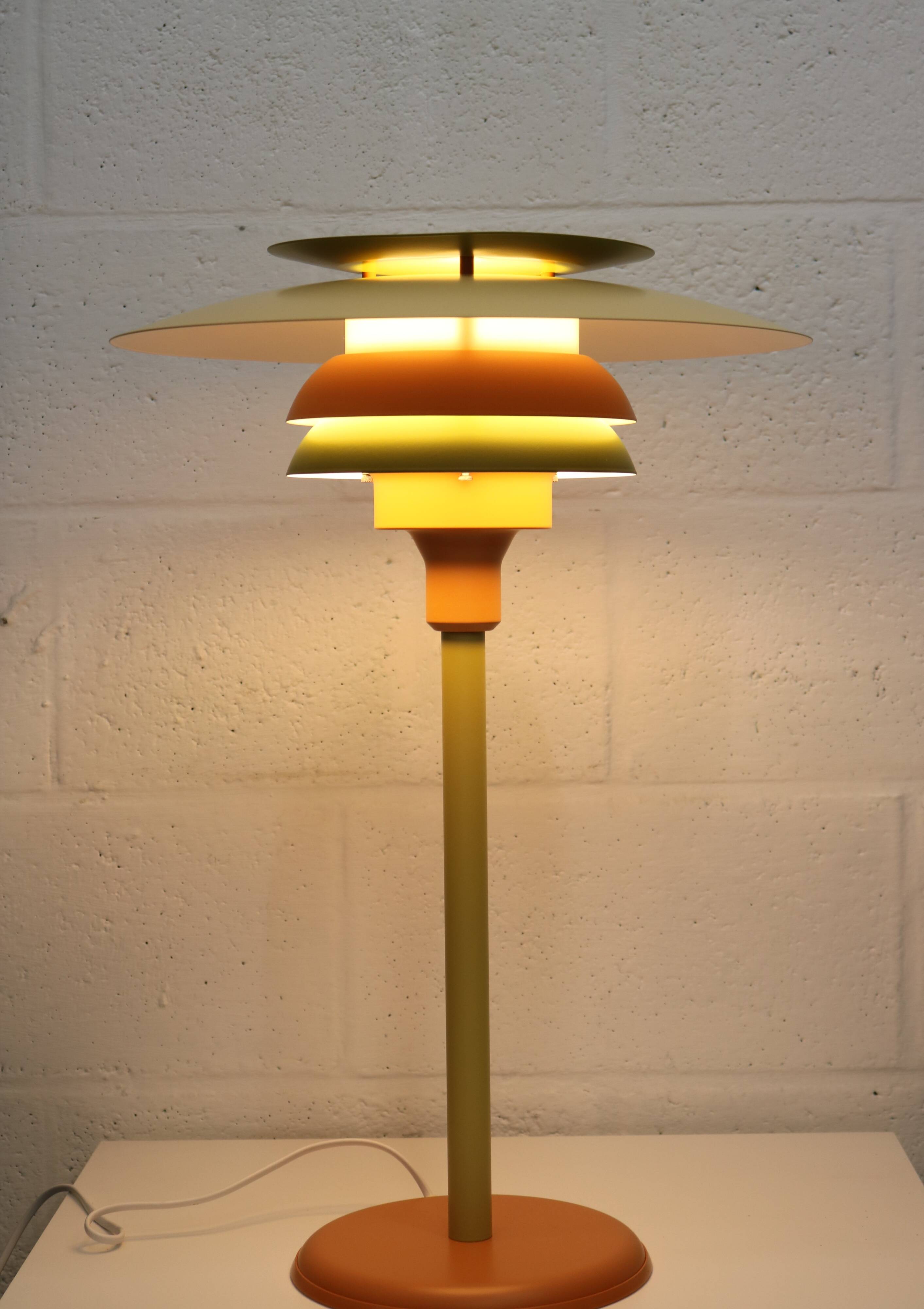 Lampe de bureau danoise unique en rose et vert par Lyskaer - Modèle 2252 -