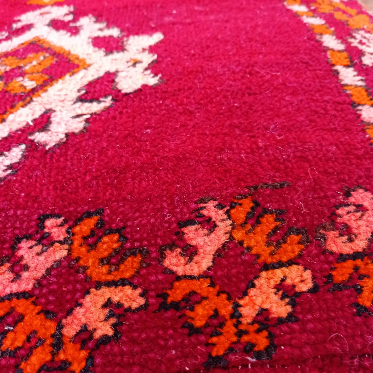 Handmade Berber pouf in wool 60 X 60 X 20 CM