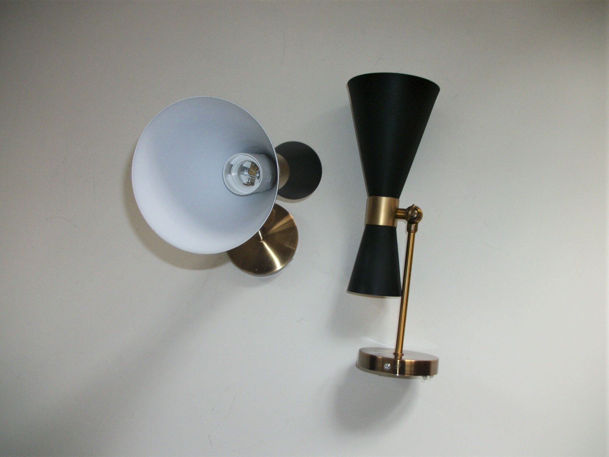 Pair of diabolo wall lamps