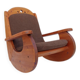 Fauteuil à bascule brutaliste en pin de wasa