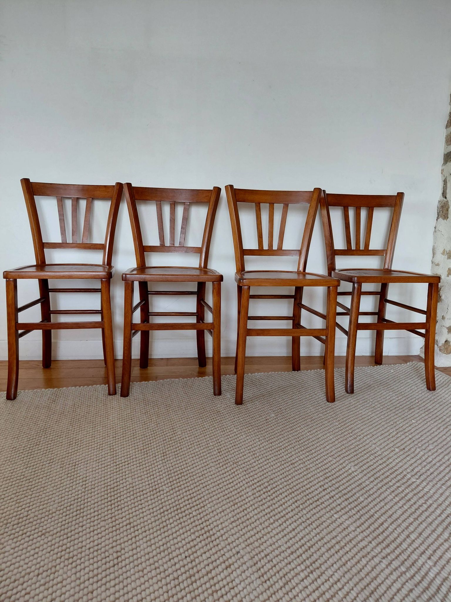Set of 4 vintage bistro chairs in wood - brasserie style