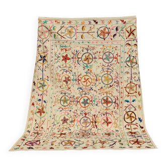 Multicoloured embroidered suzani motif kilim rug – 240x170 cm