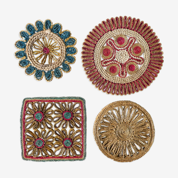 Set de 4 dessous de plat en paille colorée, années 70