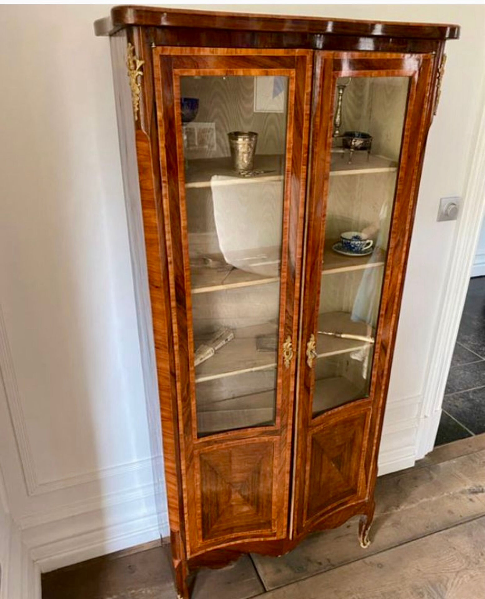 Napoleon III display cabinet in Louis XV style