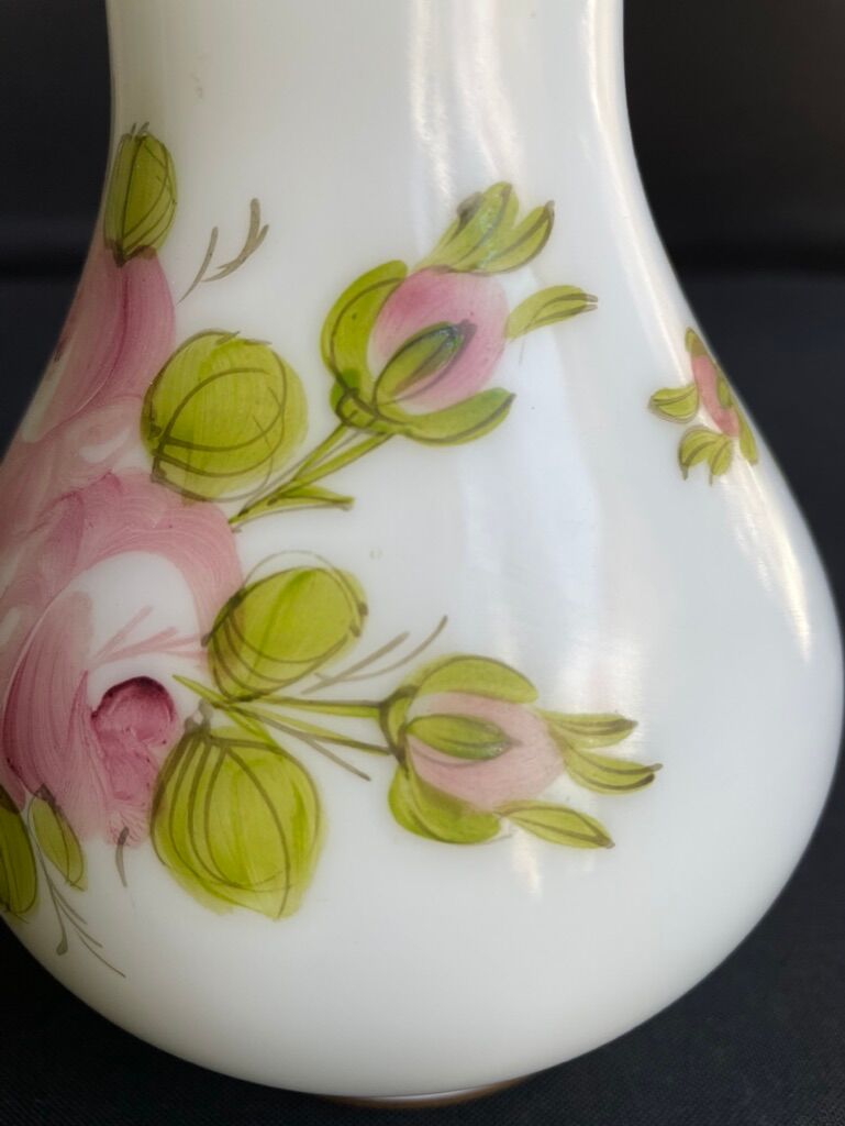Vase Napoleon III in white opaline with floral decoration with gilding