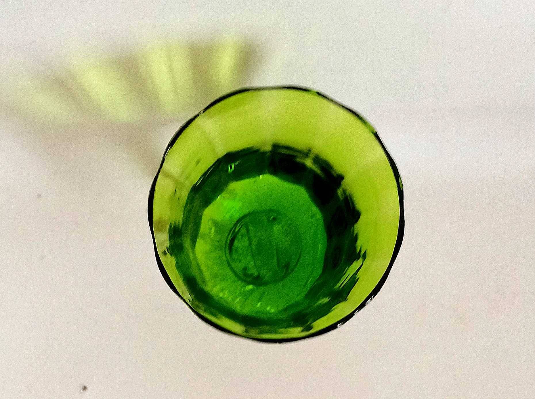 Emerald green chalice Empoli 70s Height 32 cm