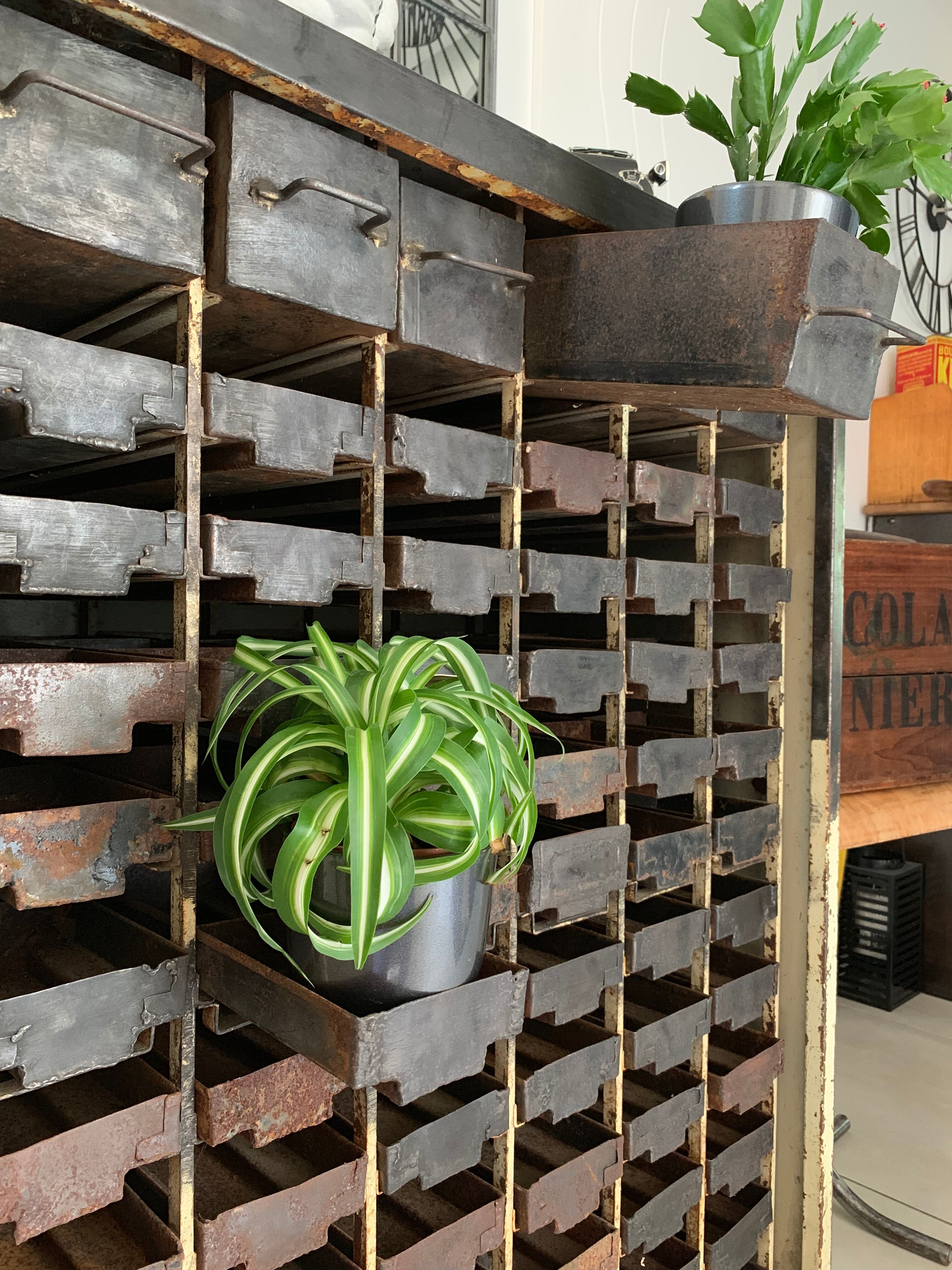Industrial workshop furniture with metal drawers