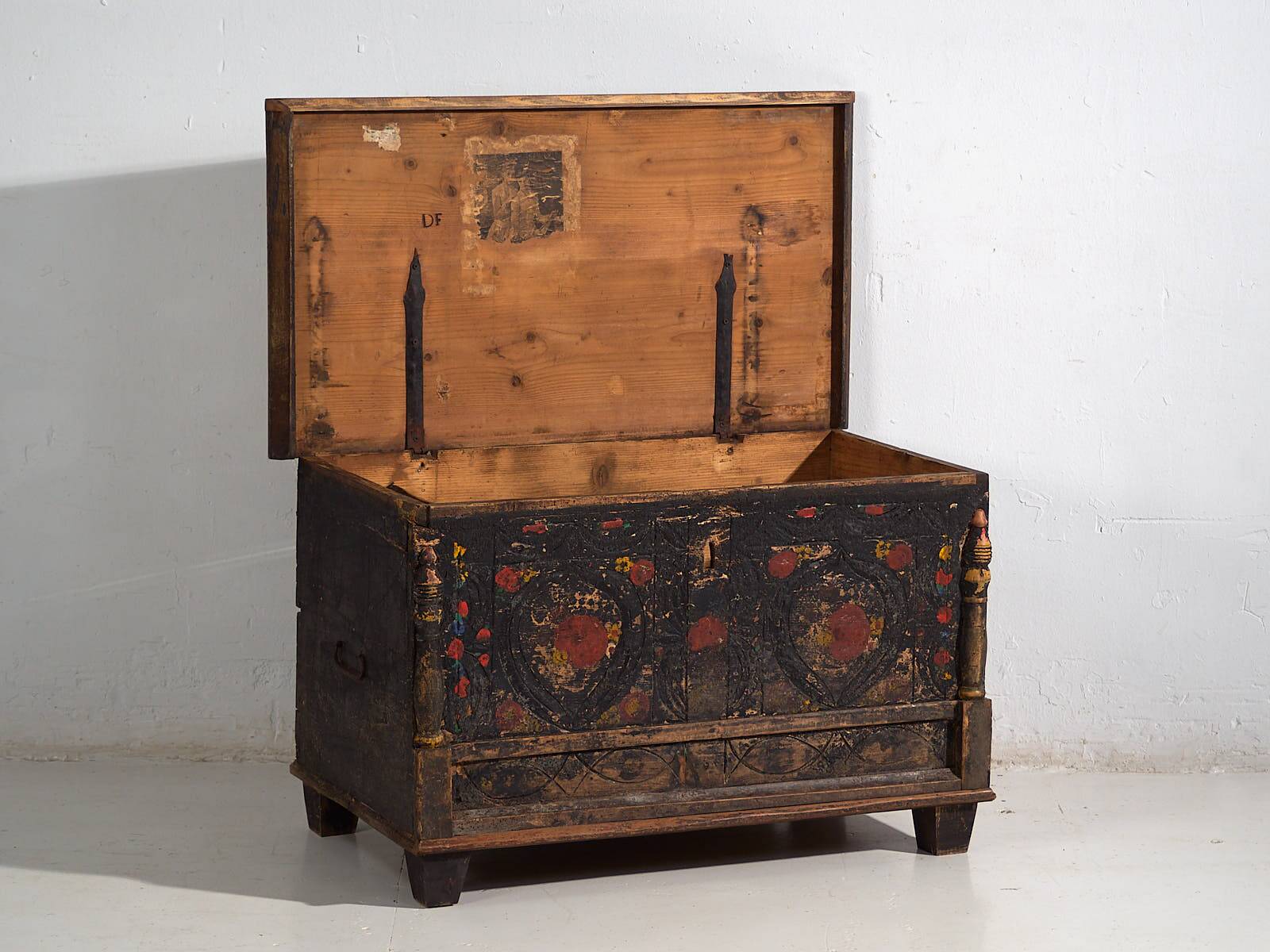 Antique chest with floral decoration (c.1920) #8