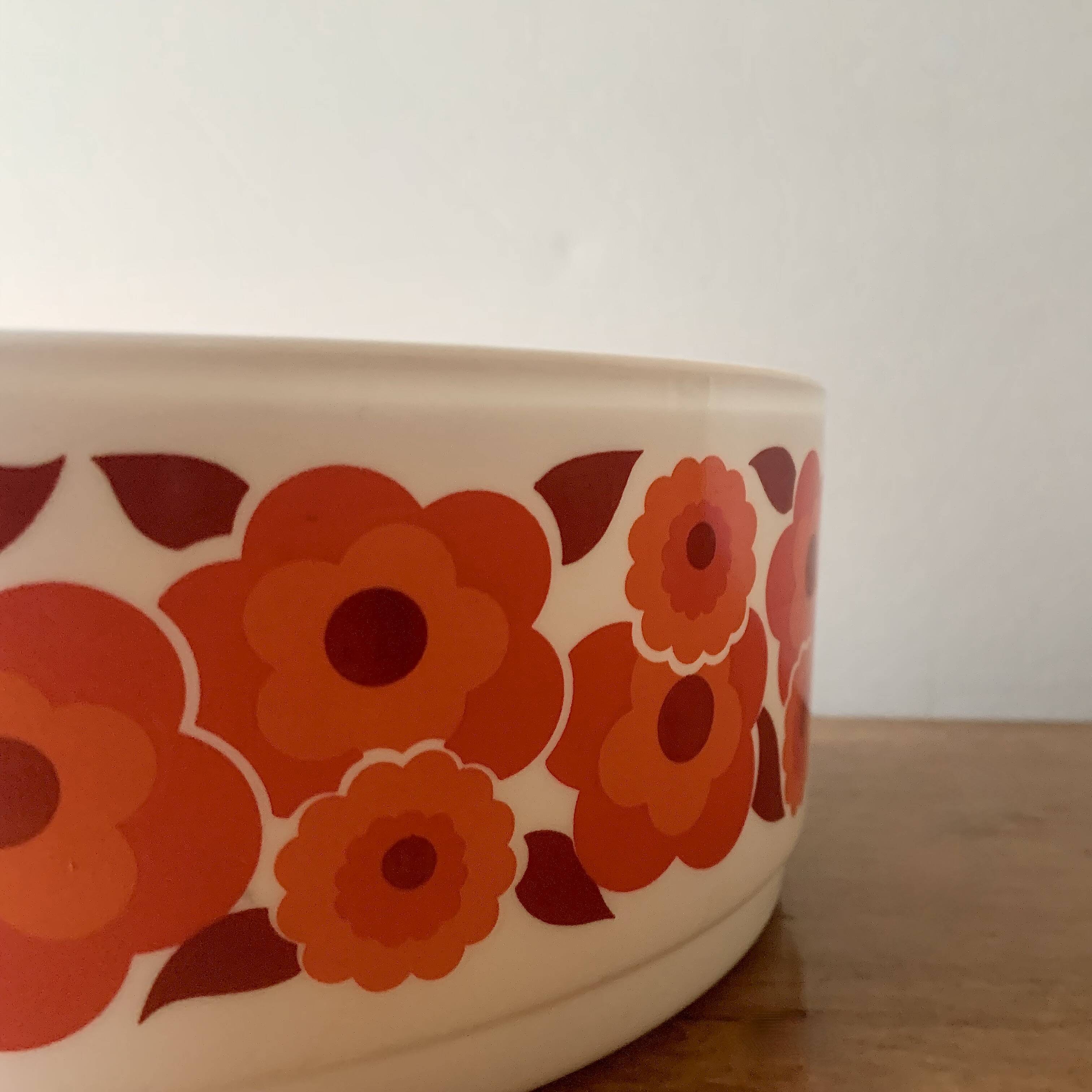 Arcopal Lotus salad bowl