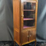 Small 19th-century display cabinet in the Transition style between Louis XV and Louis XVI.