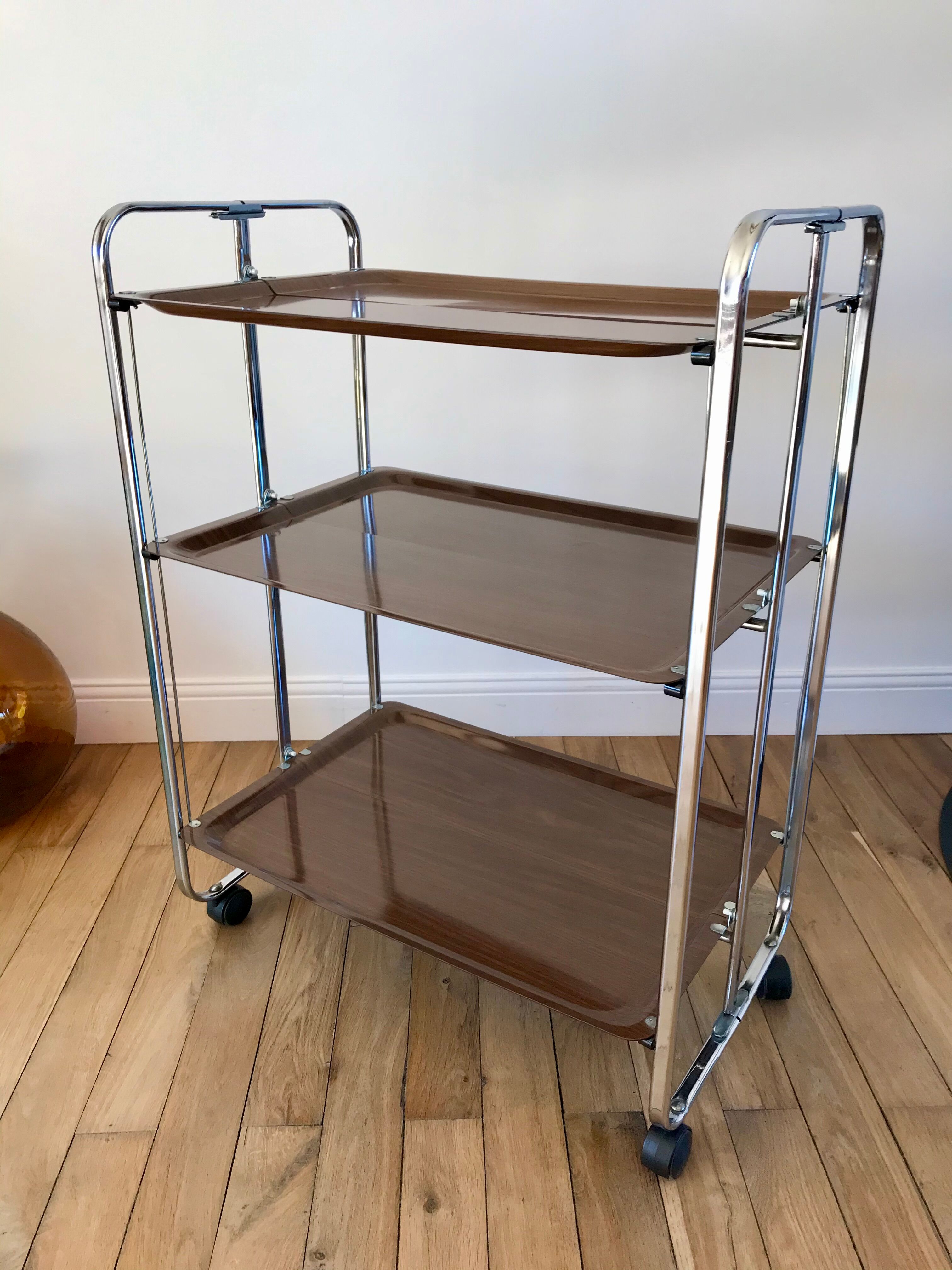 Service in formica and folding chrome 70s