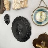 Mini hanging head mold