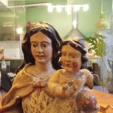 Virgin and Child. Polychrome statue. 17th century.