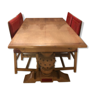 Table et chaises style renaissance espagnole