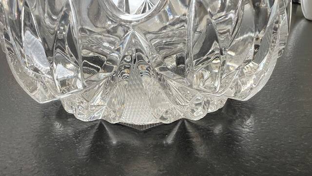 Crystal pocket emptier