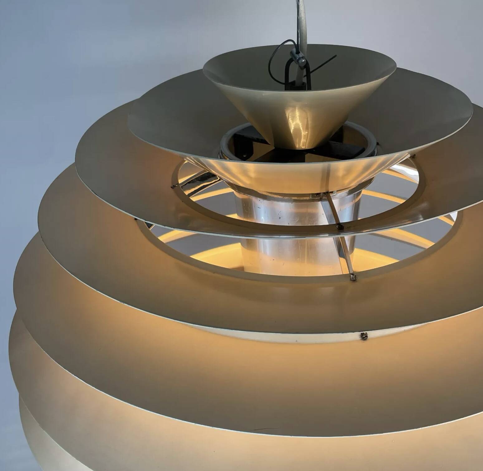 Louvre lamp, Poul Henningsen