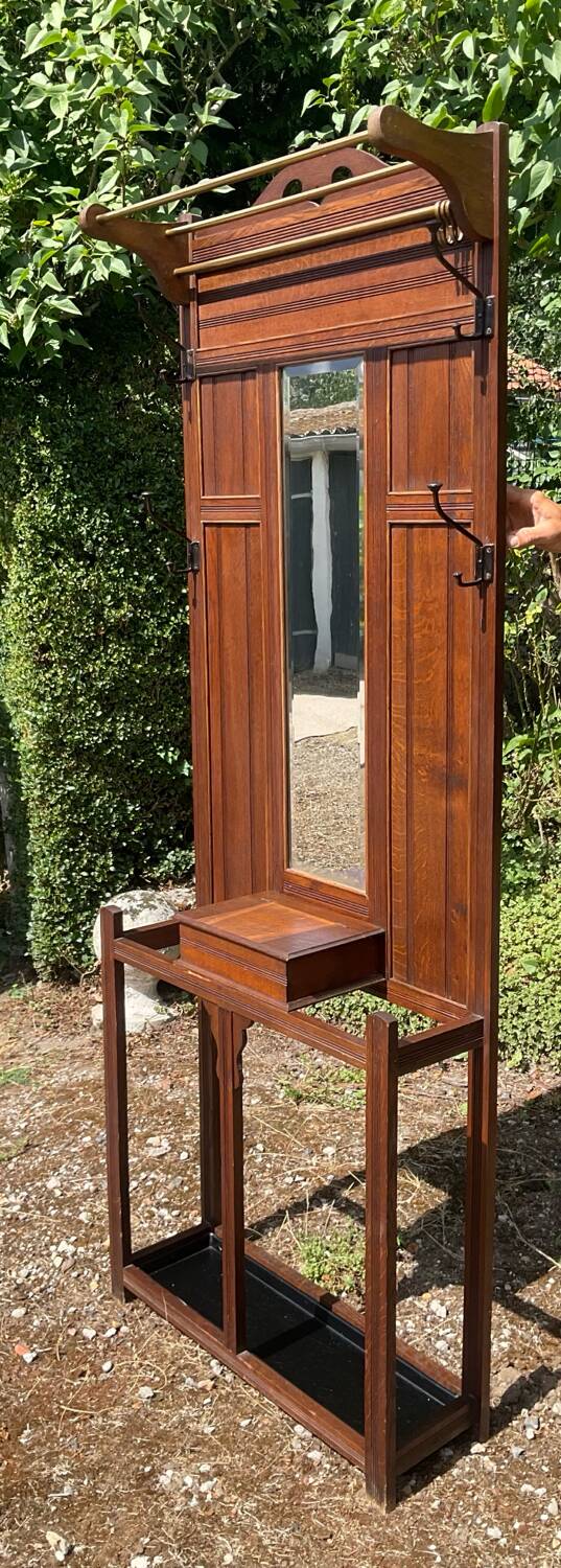 Art Deco oak cloakroom