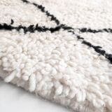 Moroccan Berber carpet Beni Ouarain ecru with black patterns 3.13x1.99m