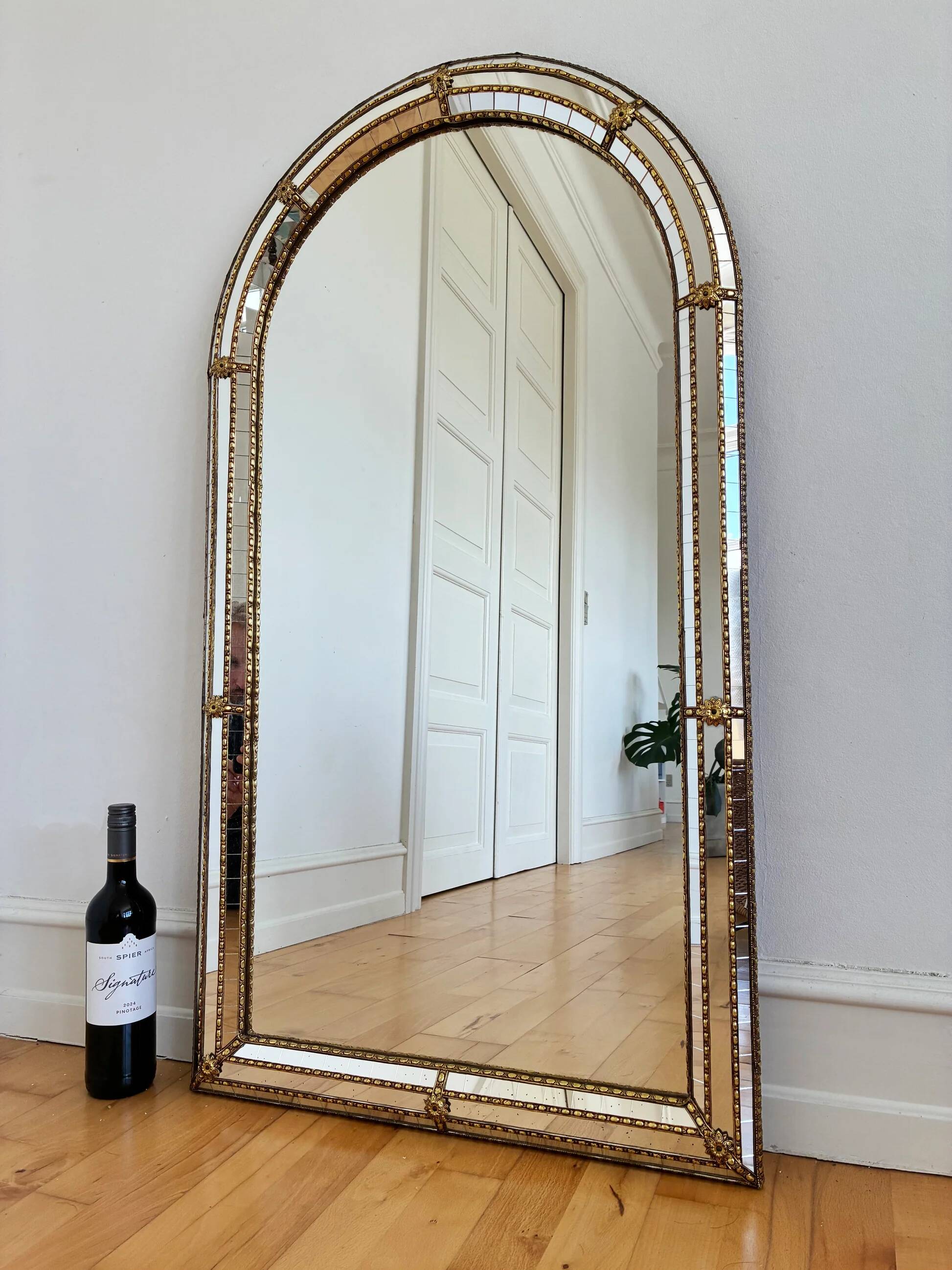 Large vintage Spanish Venetian-style wall mirror, brass, 1980s Hollywood Regency