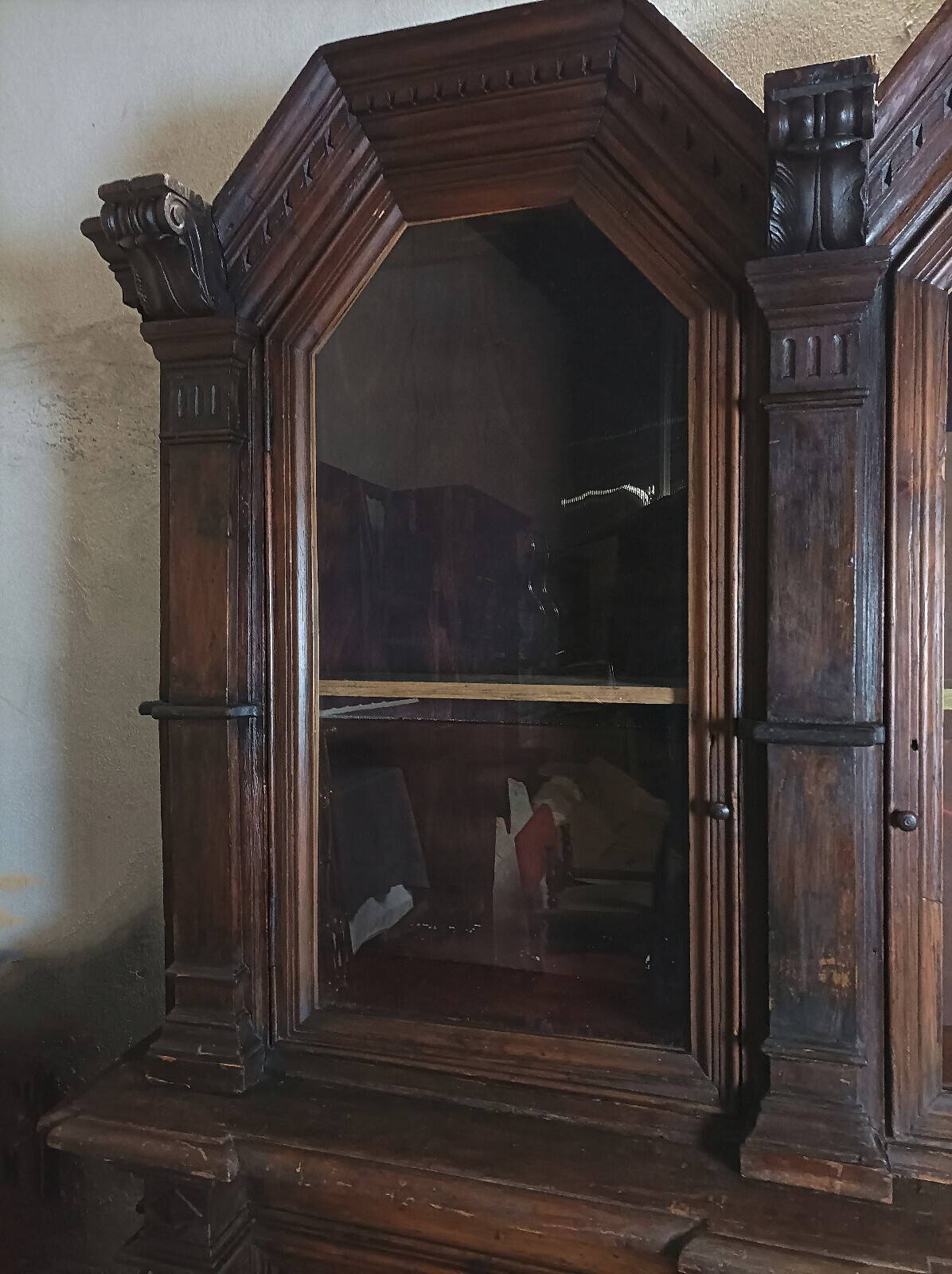 Empire-style solid pine workshop library from the 19th century.