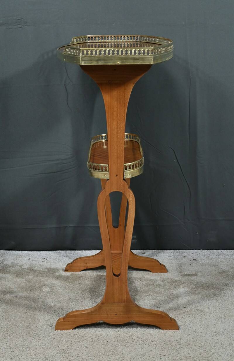 Louis XVI style mahogany veneer coffee table – Late 19th century