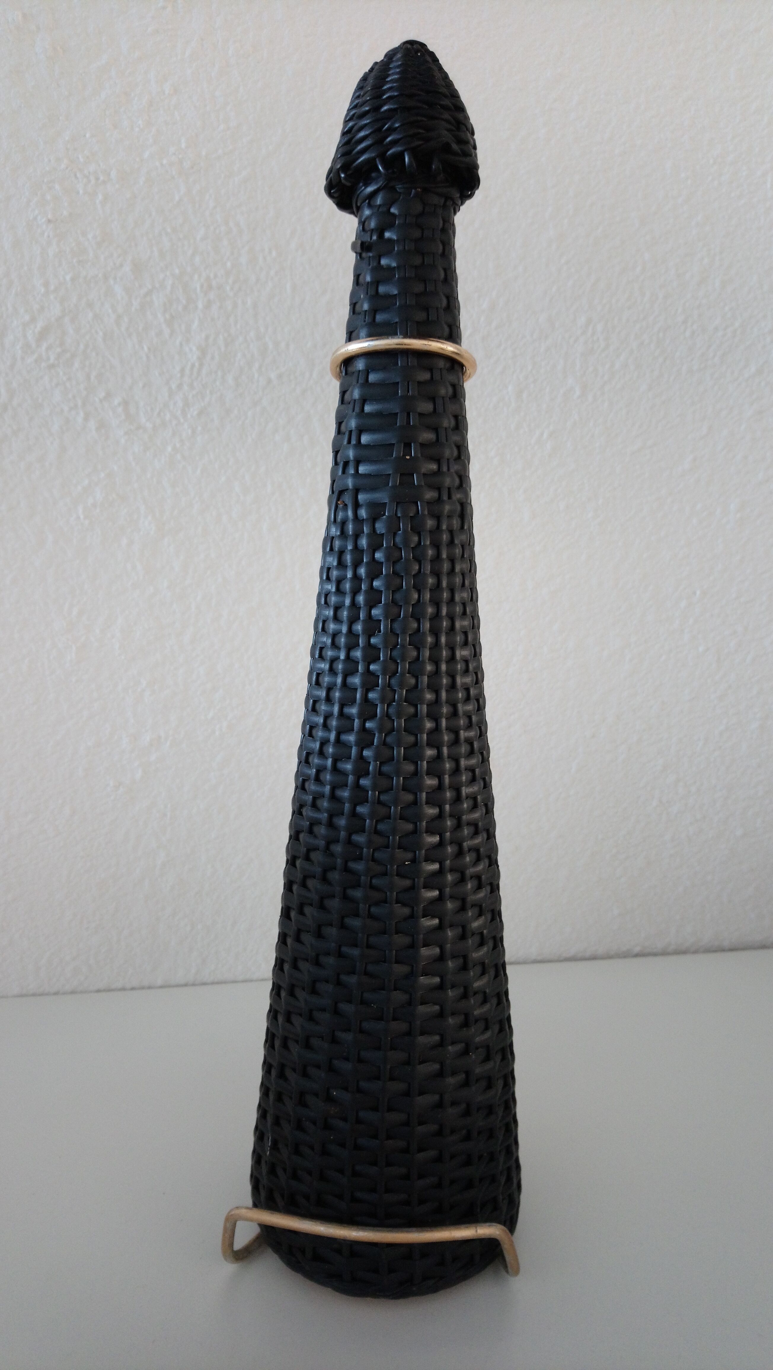 Bottle glass and black of the 1960s scoubidou
