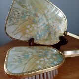 Hand mirror set and comb