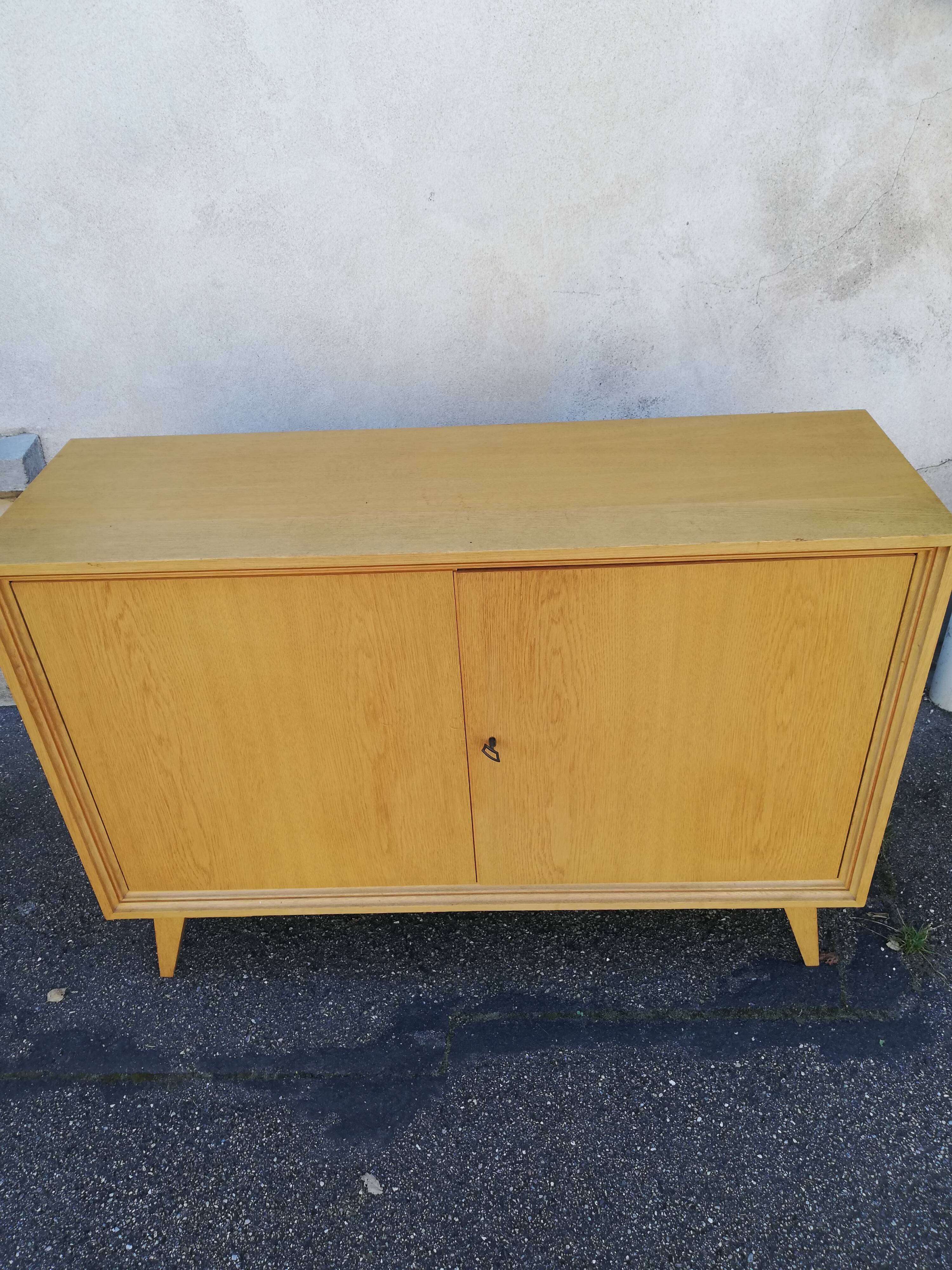 Vintage buffet 2 doors feet compass