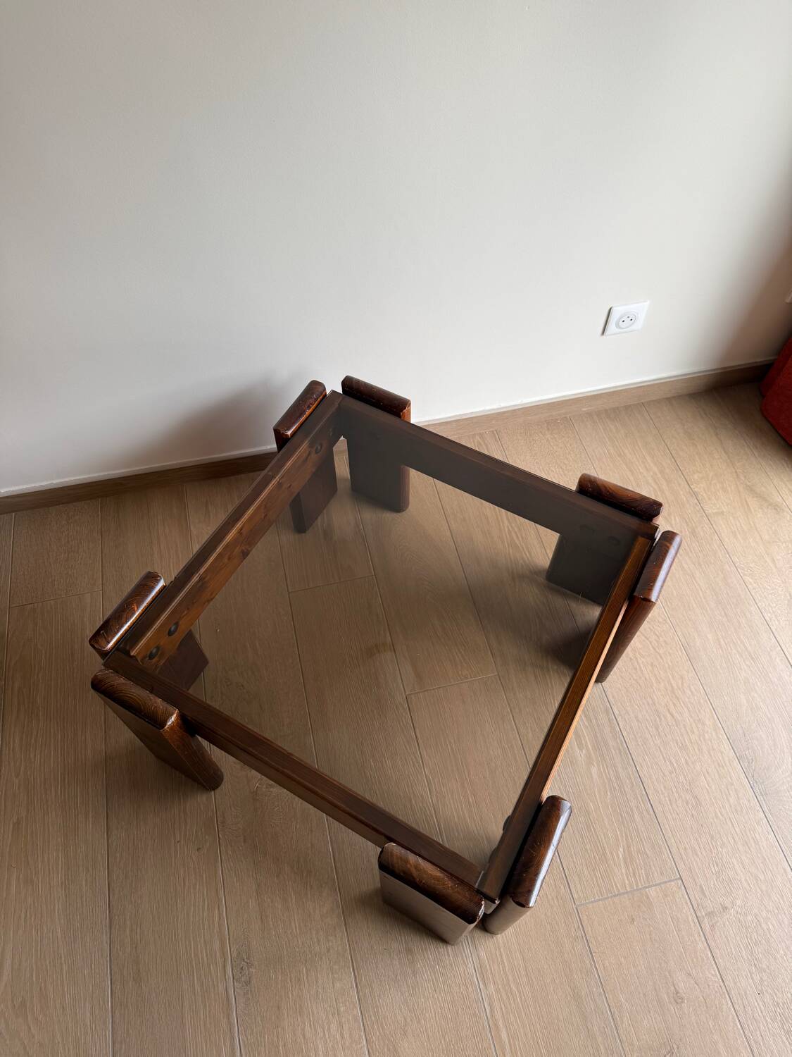 Square coffee table in solid wood and smoked glass – 70s