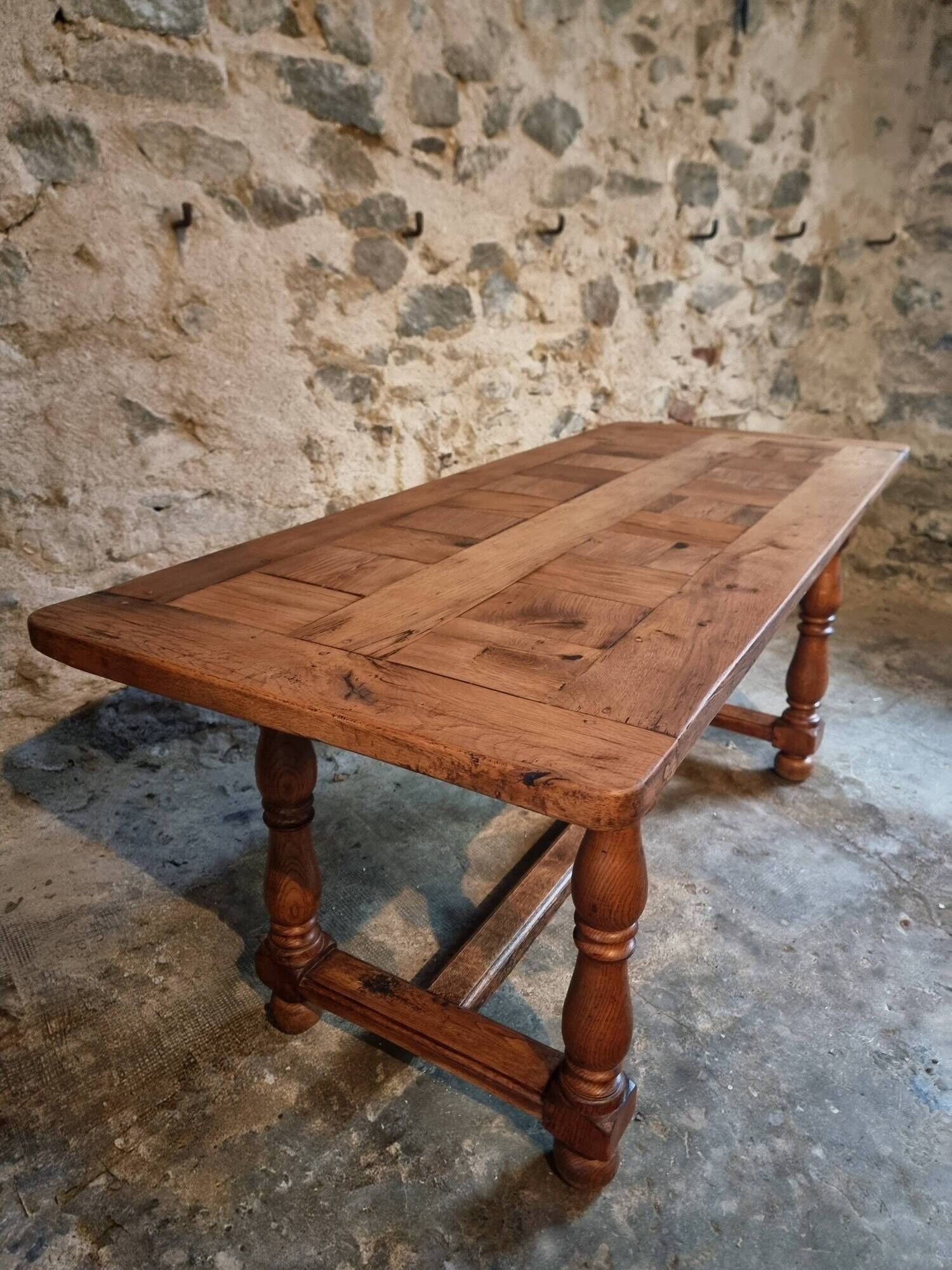 French farmhouse table in oak – 1950-1970 – Top made of solid blocks