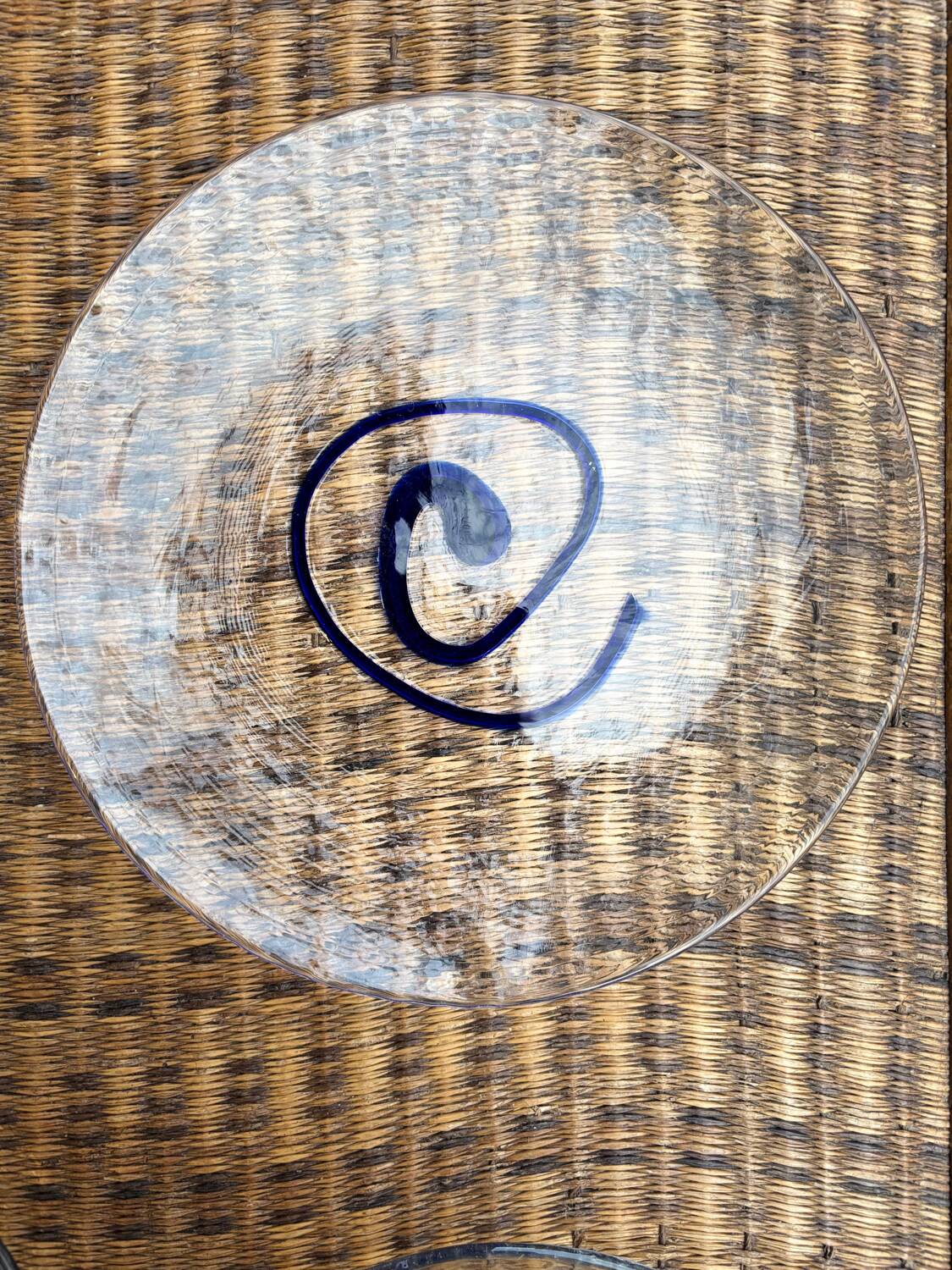 8 vintage blown glass plates with swirl decoration