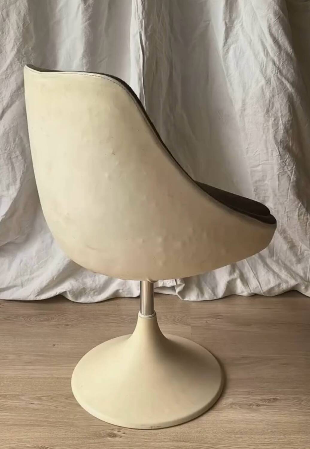 Swivel tulip chair 1970