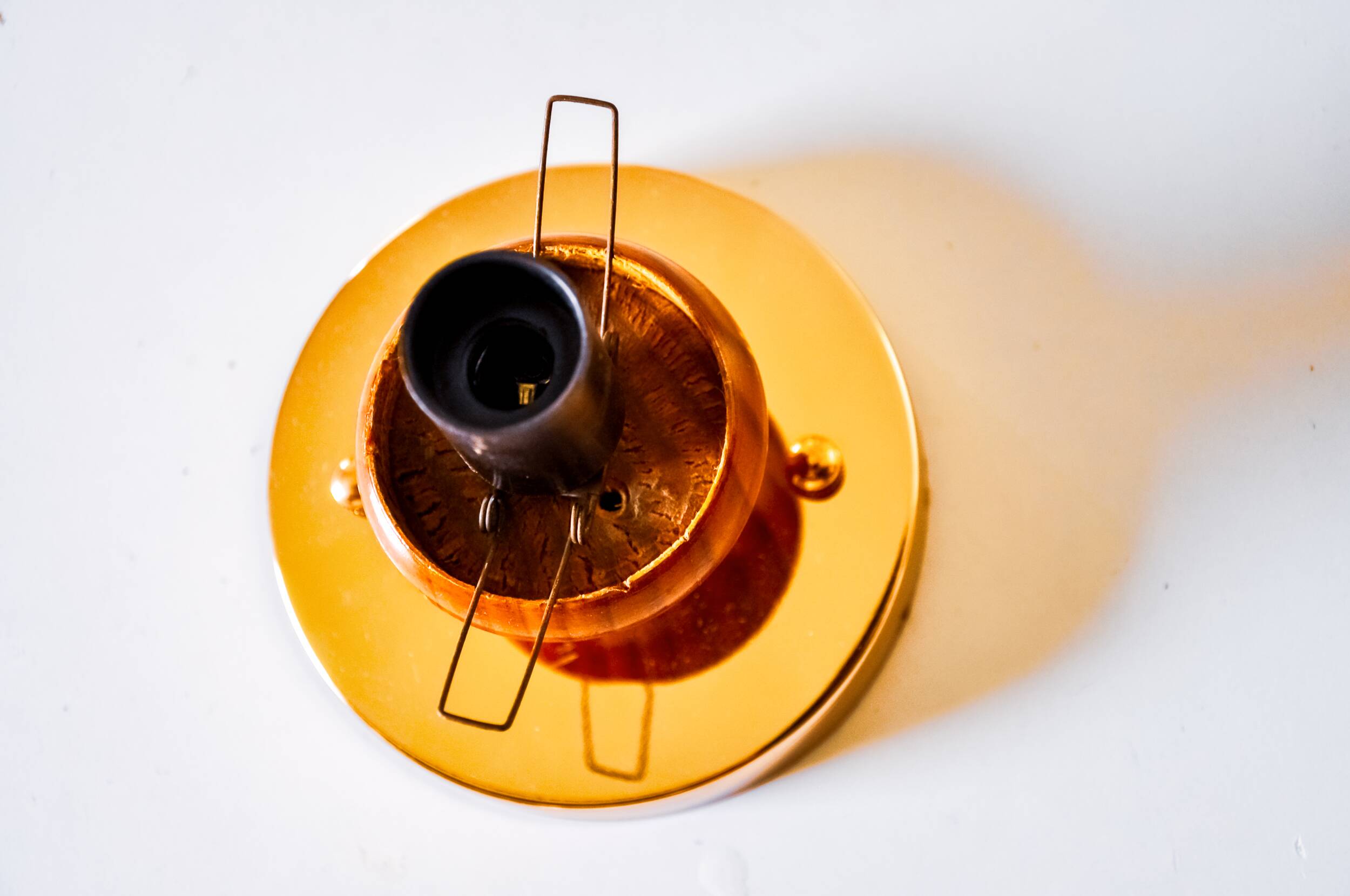 Pear-shaped “cocoon” wall lamp, Italy, 1960